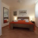 Bed & Breakfast Mirto E Mare 3*